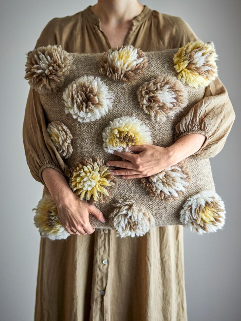 Donna cushion, Nature, Wool
