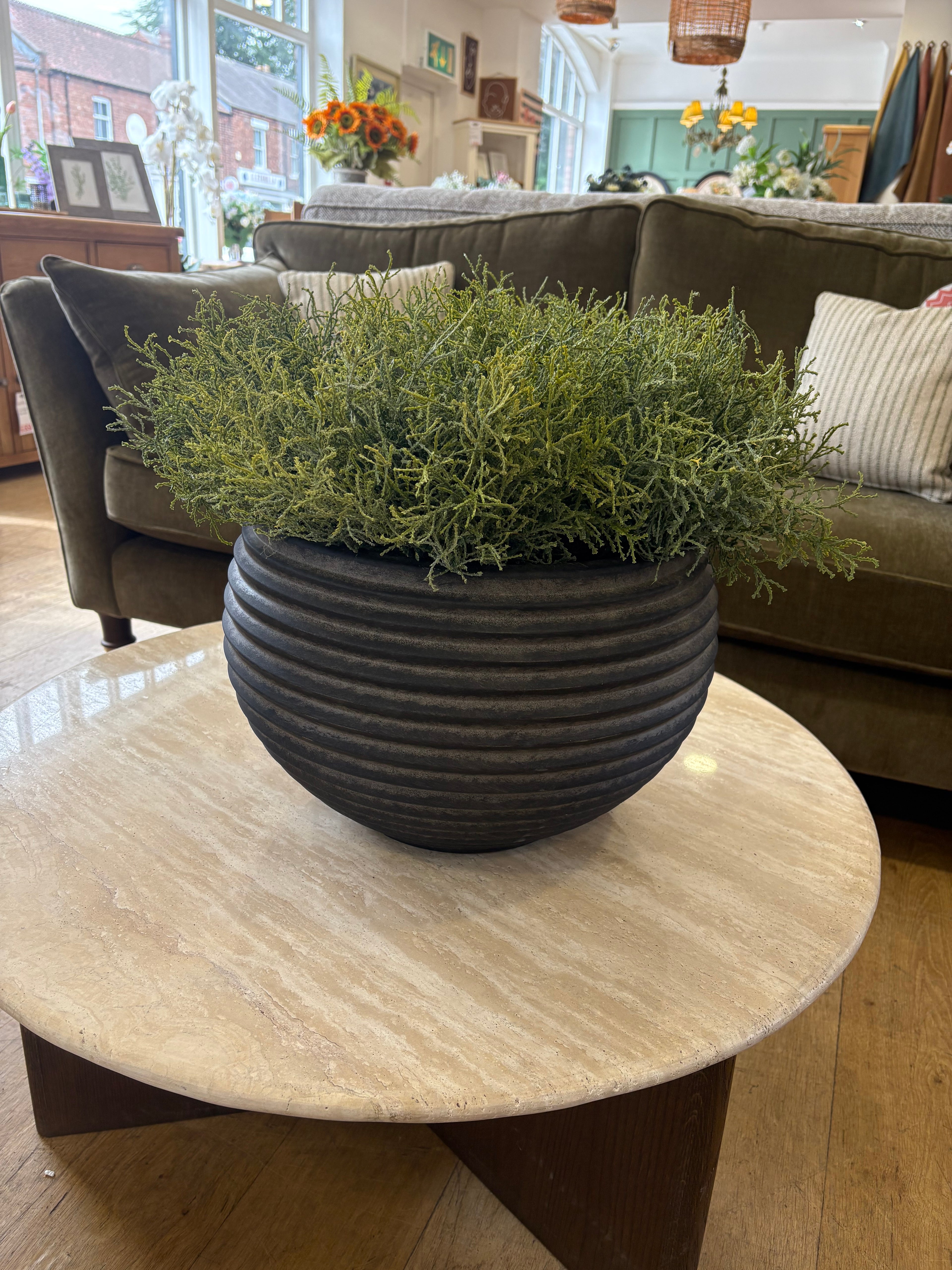 AN CORAL IN TWIZELL LRG BLACK POT 36CM